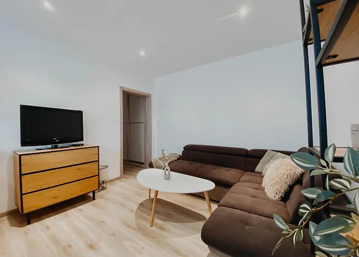 Juzna Trieda * كَشّا